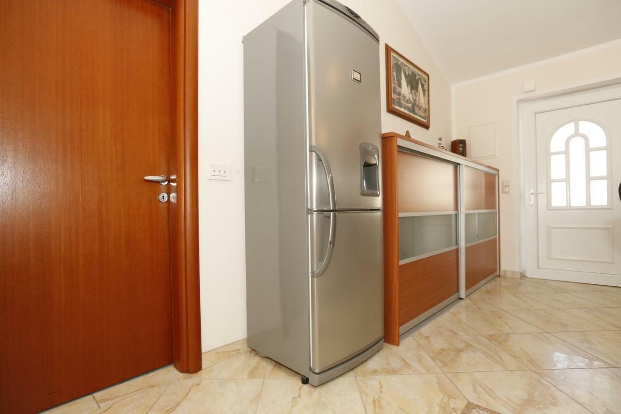 Apartment Bojan With Terrace And Sea View Baška Esterno foto
