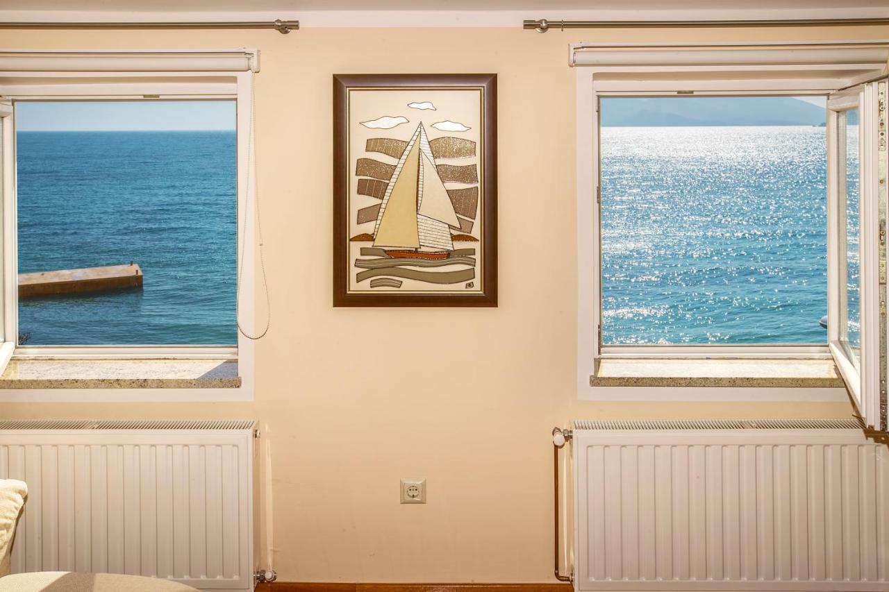 Apartment Bojan With Terrace And Sea View Baška Esterno foto
